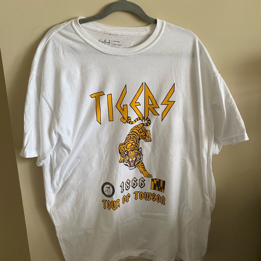 Towson tigers T-shirt bright side L